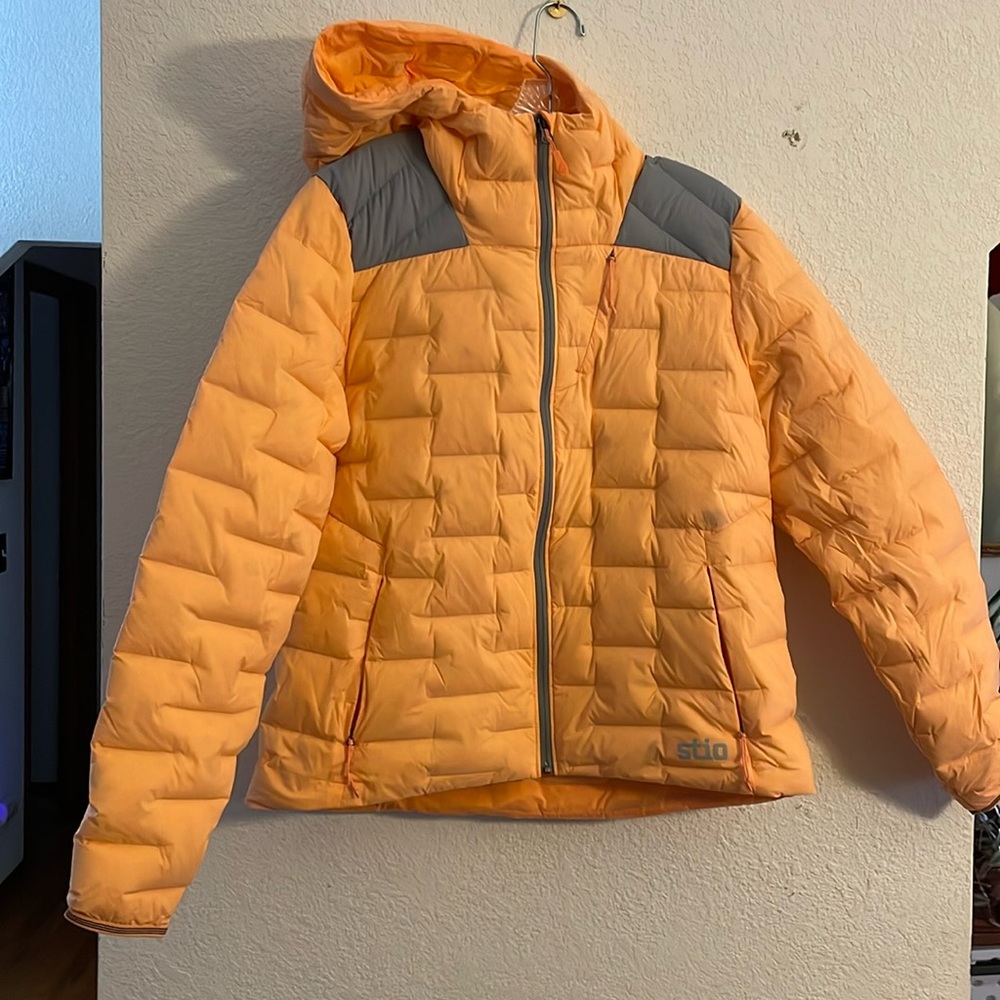 Stio Women’s Medium Skillet Stretch Down Hooded Jacket - Color Cantaloupe